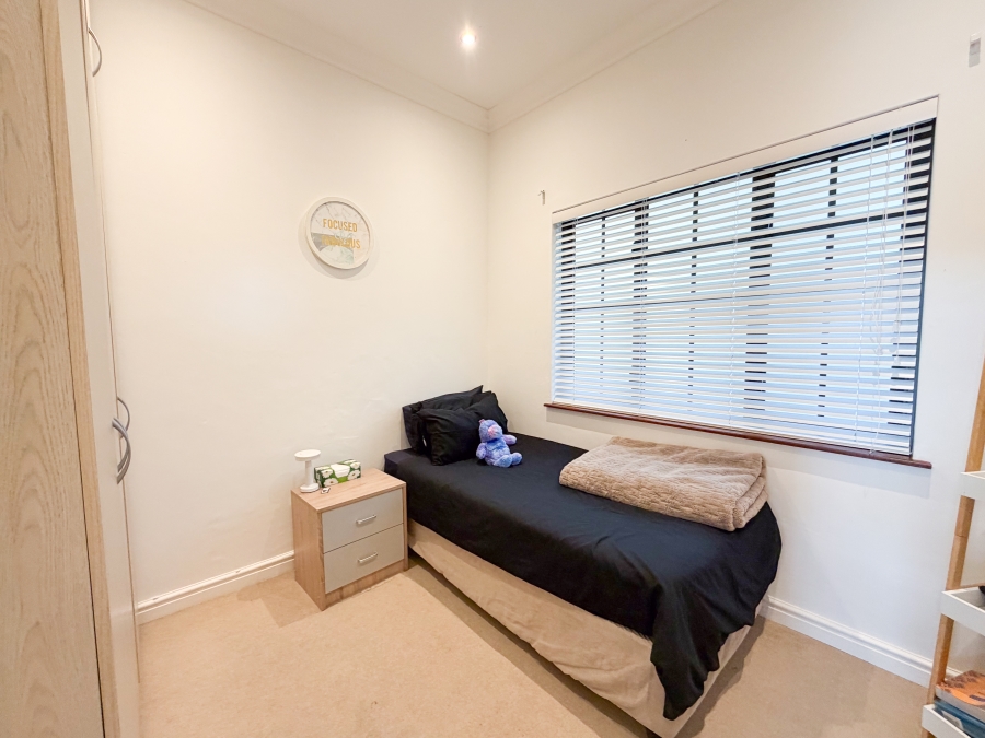 To Let 2 Bedroom Property for Rent in Wynberg Upper Western Cape